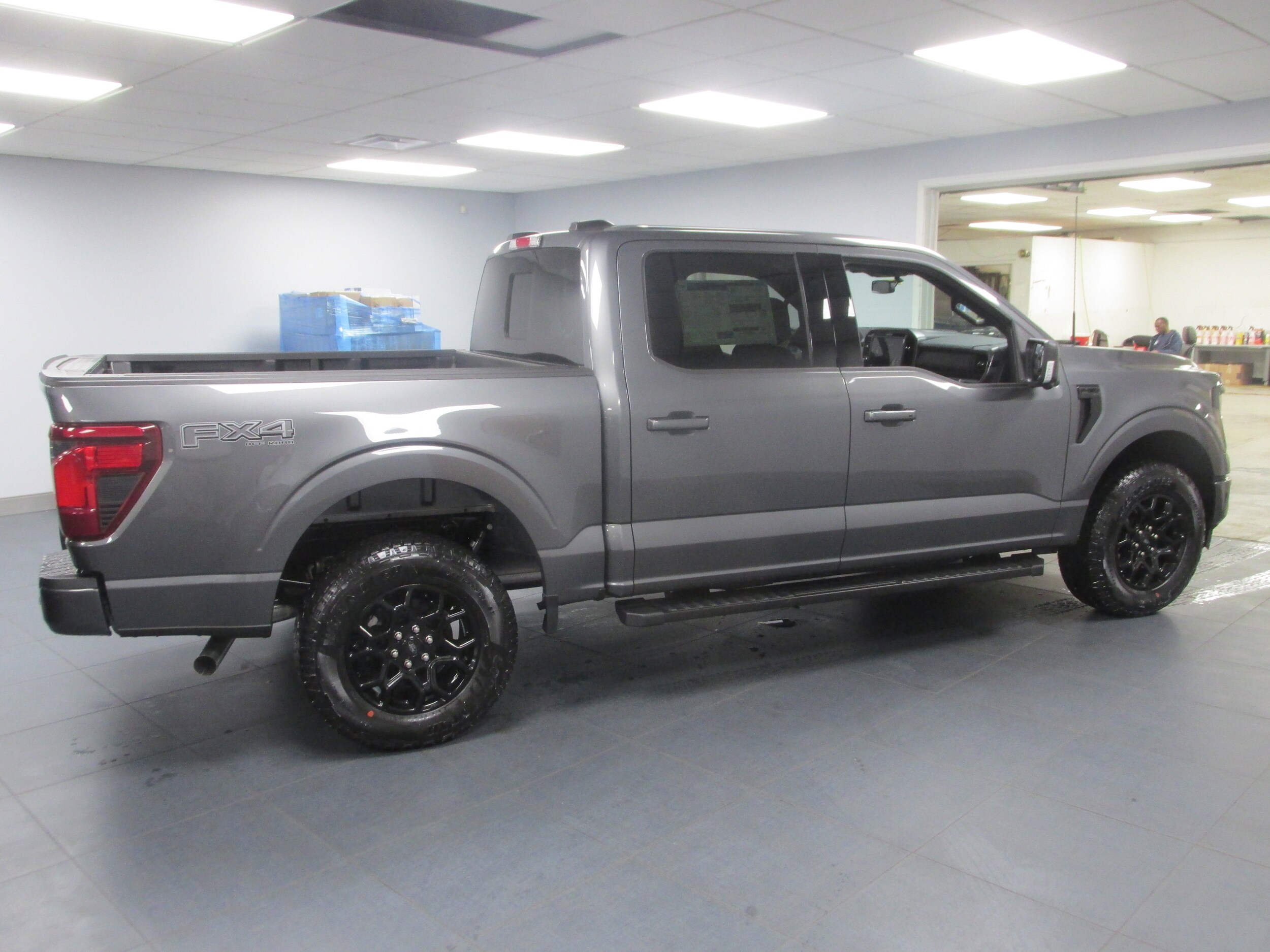 2025 Ford F-150 XLT photo 4
