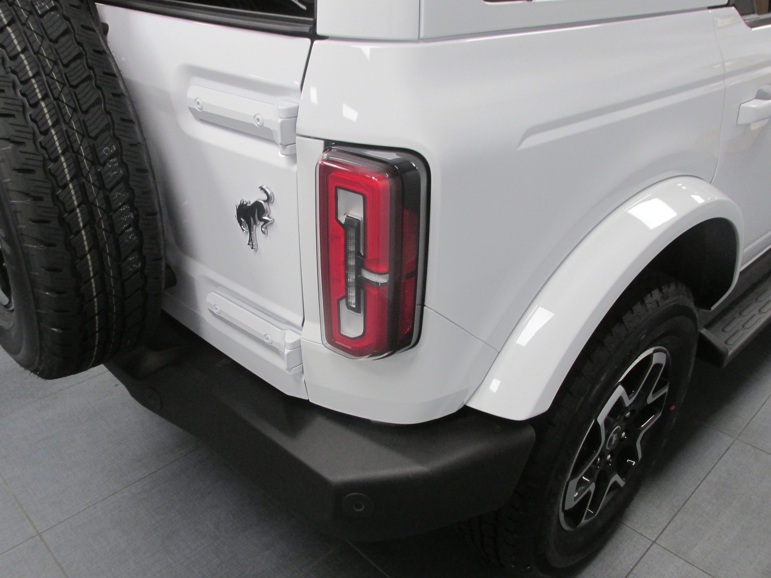 2025 Ford Bronco 4-Door Outer Banks - Photo 10
