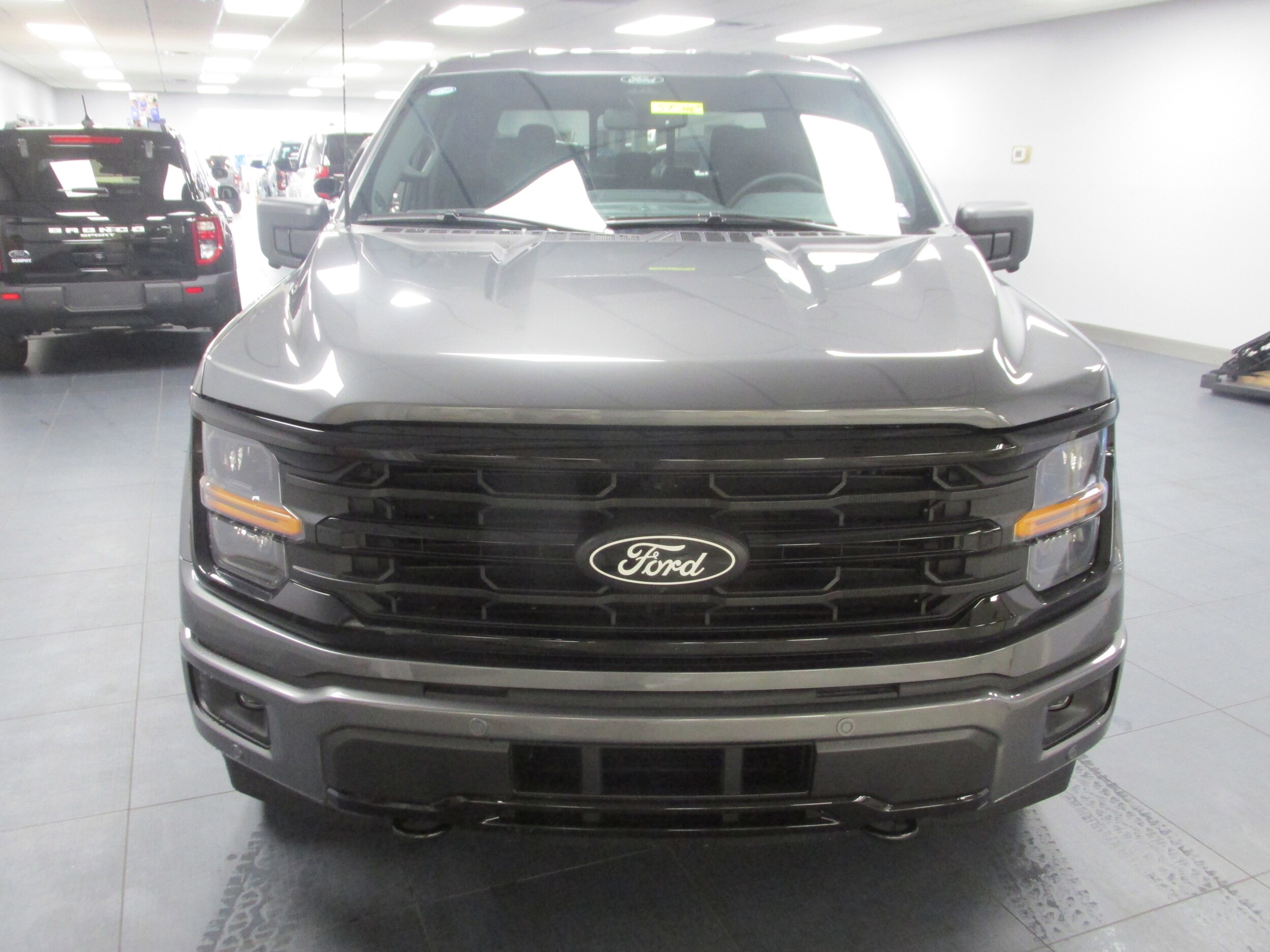 2025 Ford F-150 XLT photo 2