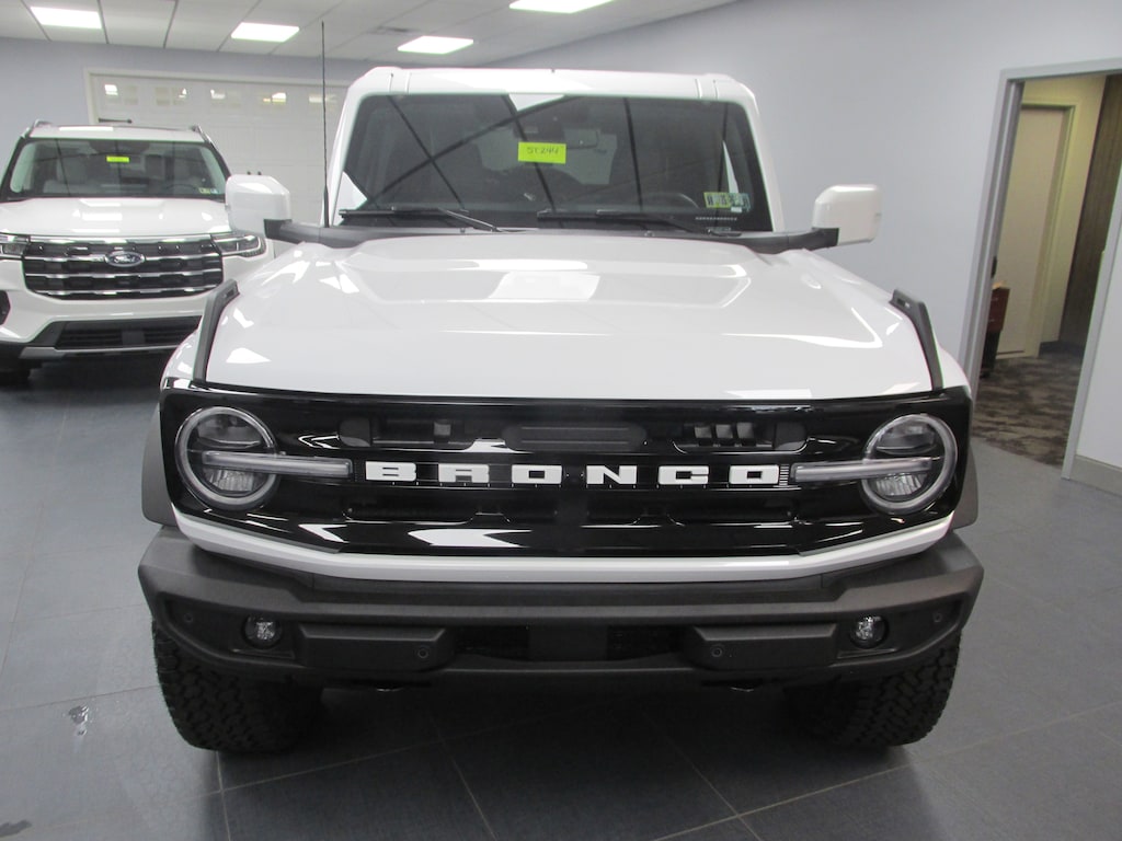 New 2025 Ford Bronco Outer Banks SUV