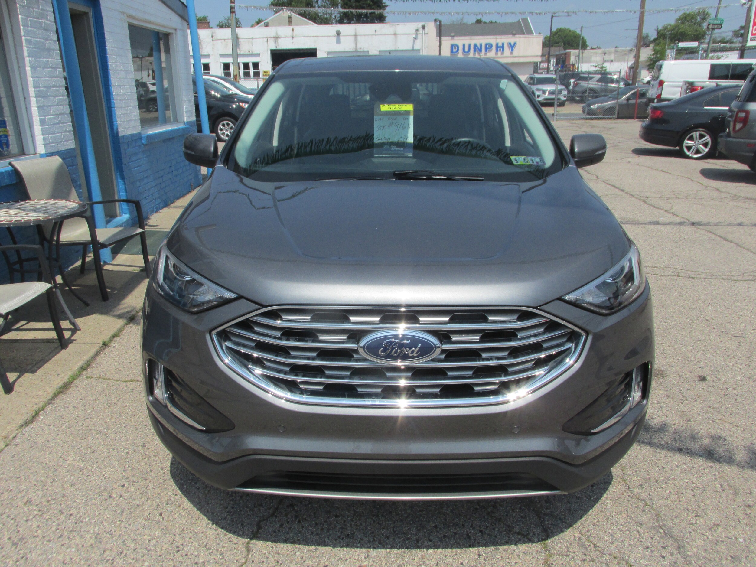 2024 Ford Edge Titanium photo 2