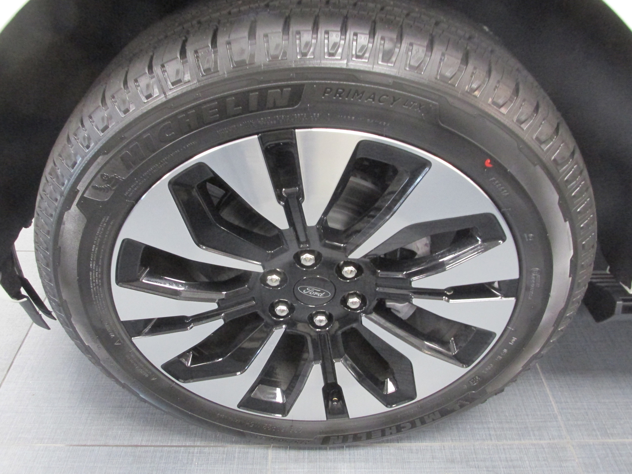 2025 Ford Expedition Platinum - Photo 13