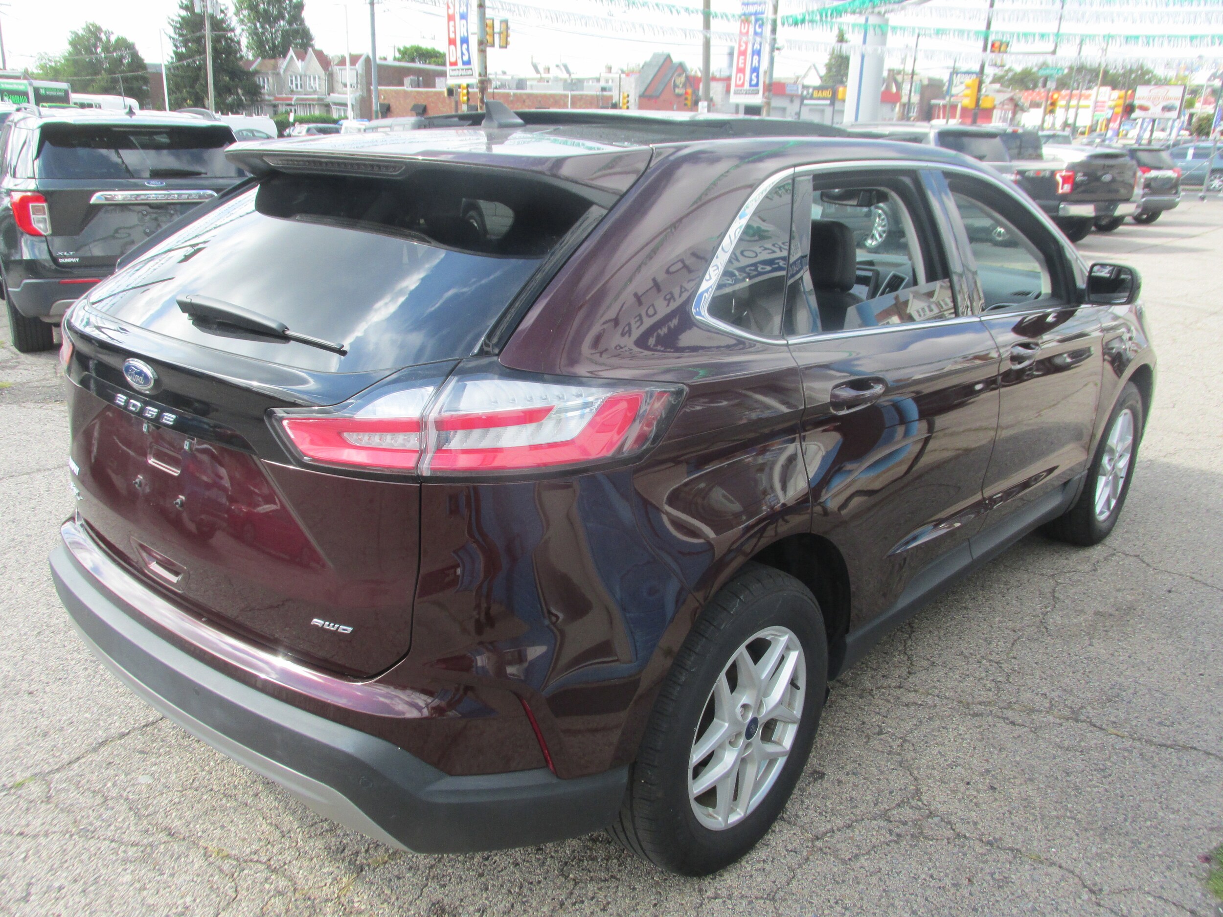 2022 Ford Edge SEL photo 4