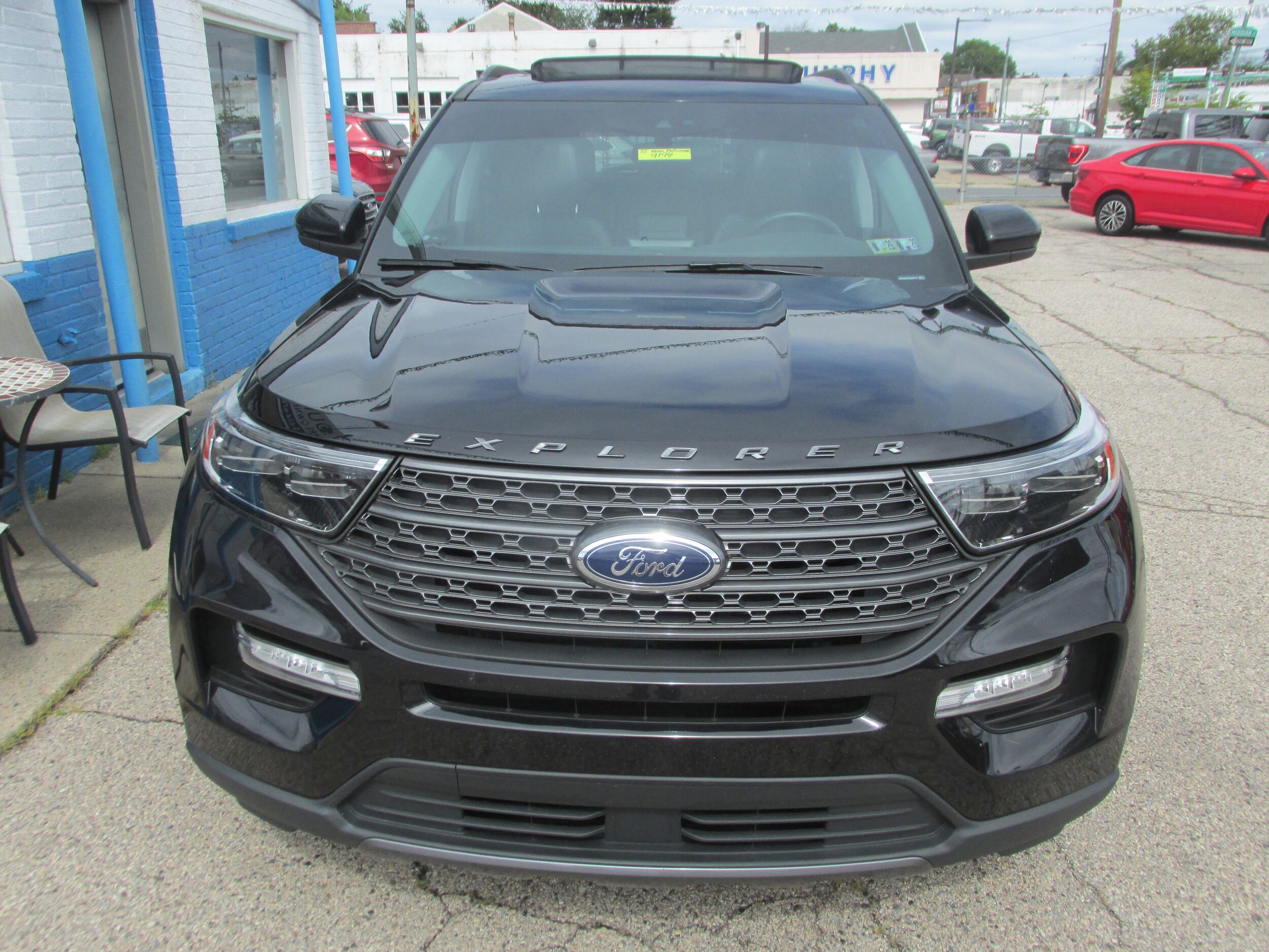 2022 Ford Explorer XLT photo 2