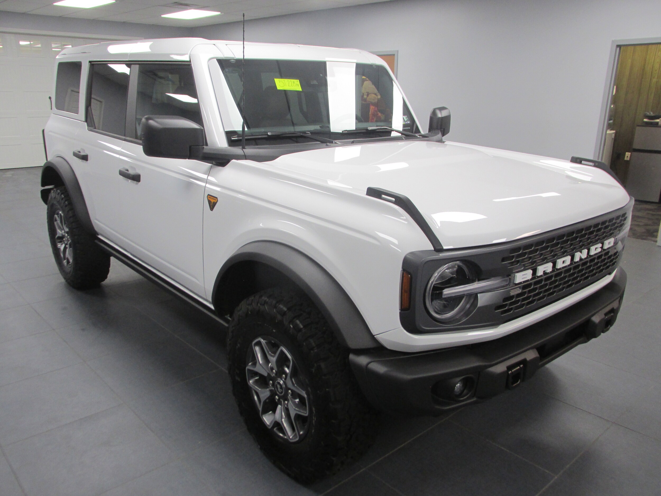 2025 Ford Bronco Badlands photo 3