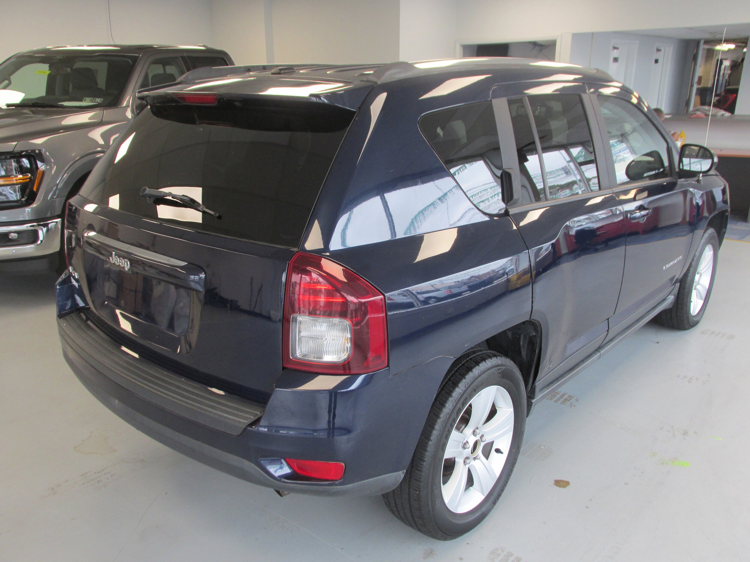 2014 Jeep Compass Sport photo 4