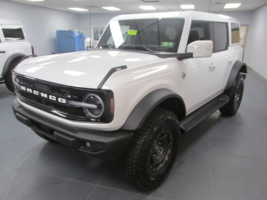 New 2025 Ford Bronco Outer Banks SUV