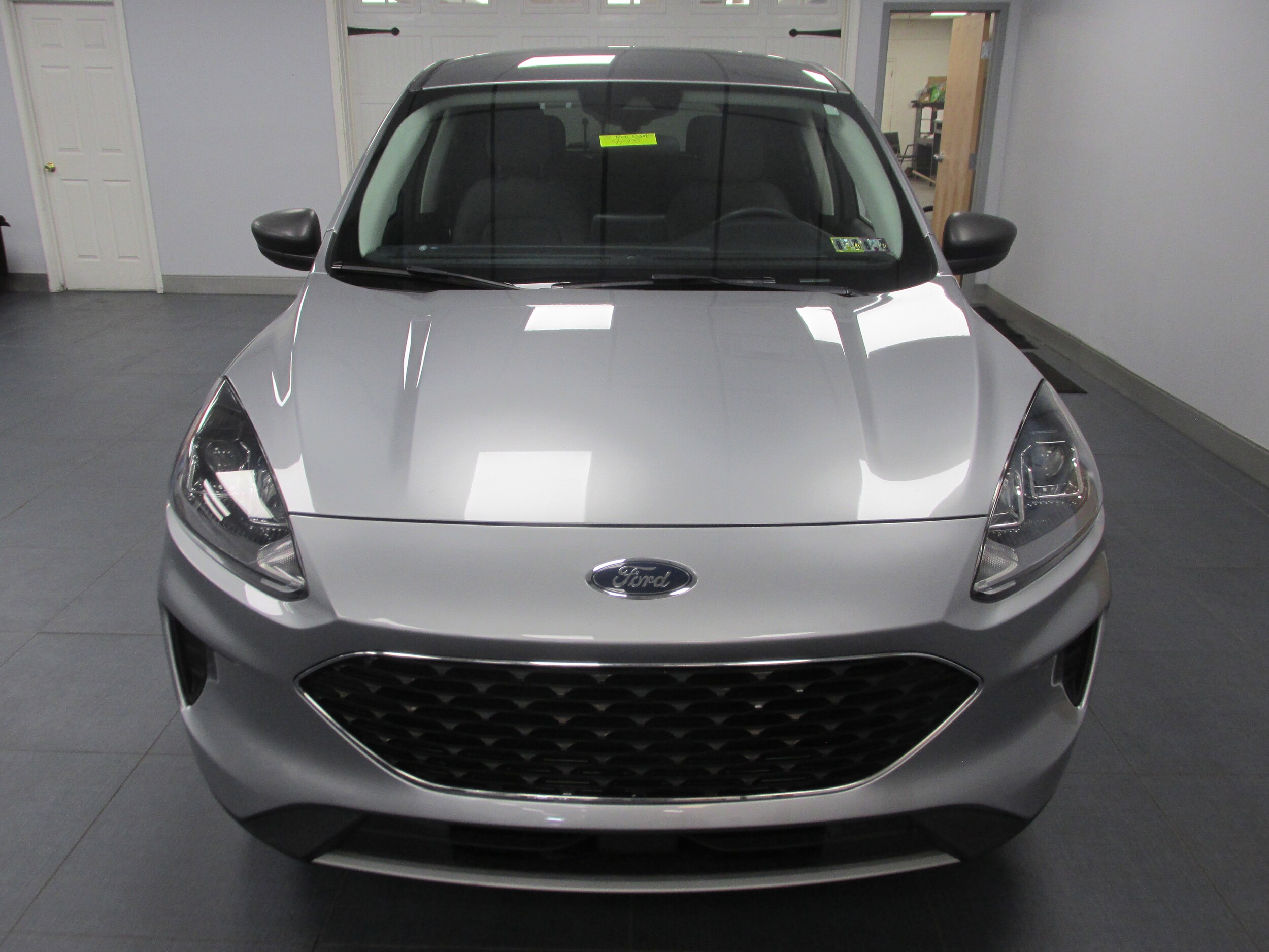 2022 Ford Escape SE photo 2