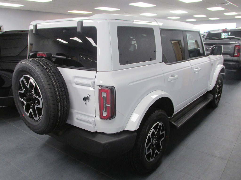 New 2025 Ford Bronco Outer Banks SUV