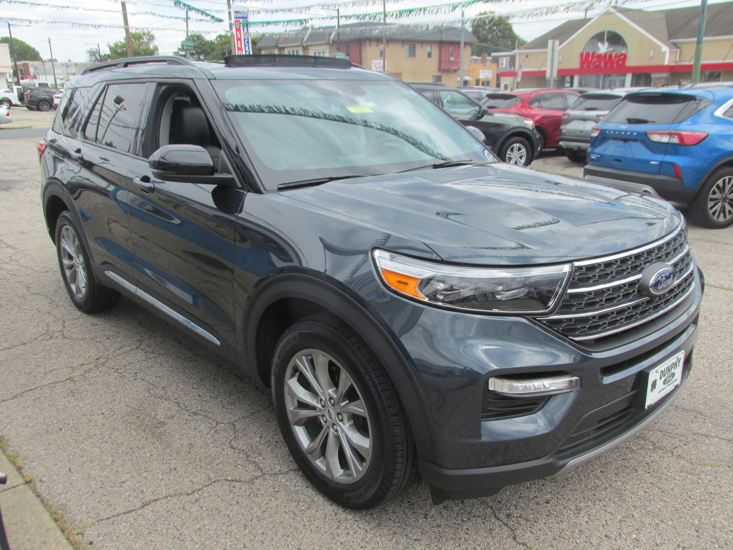 2023 Ford Explorer XLT photo 2