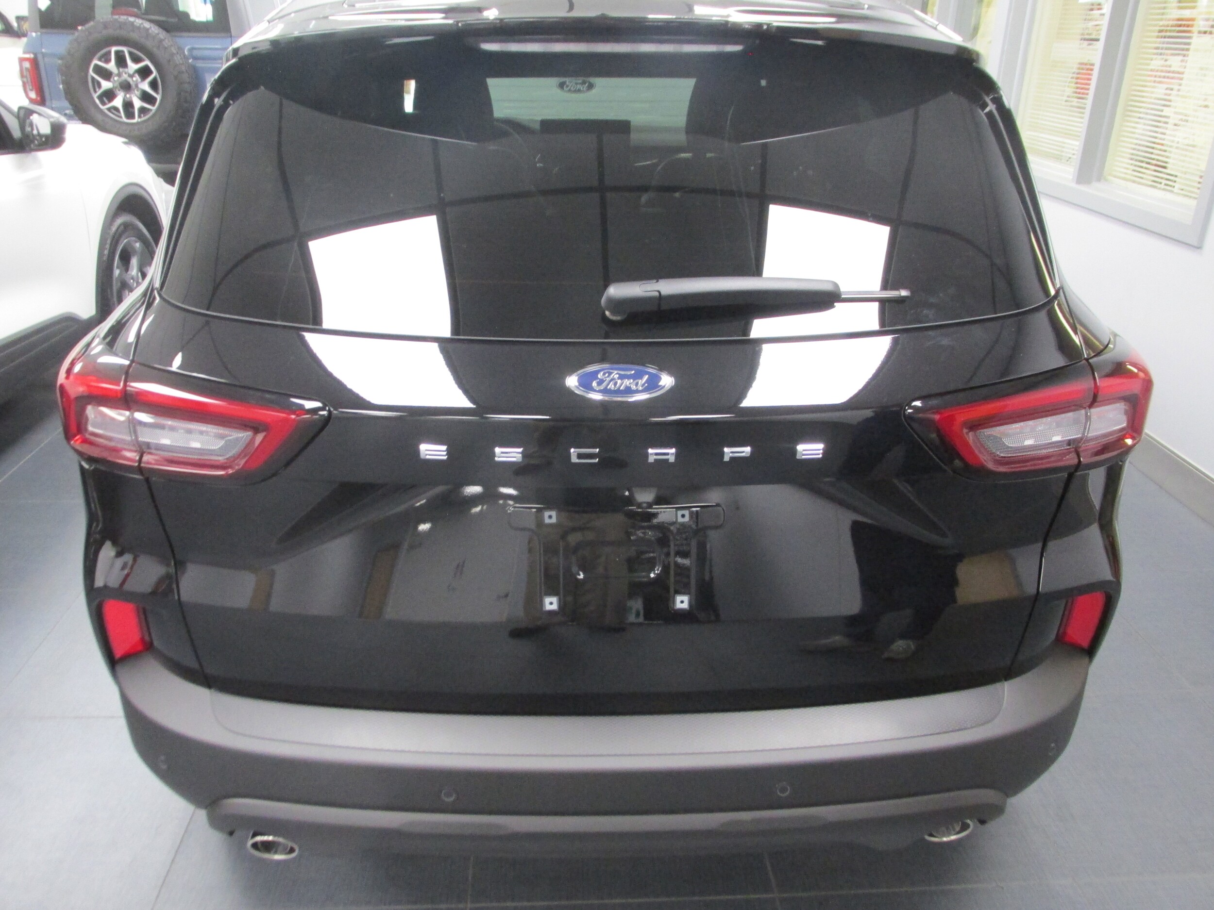 2025 Ford Escape ST-Line photo 4