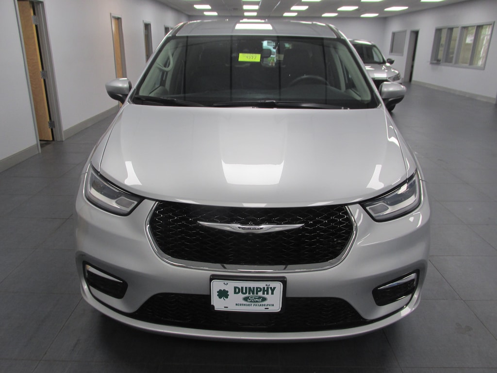 Certified 2023 Chrysler Pacifica Touring L Van Passenger Van