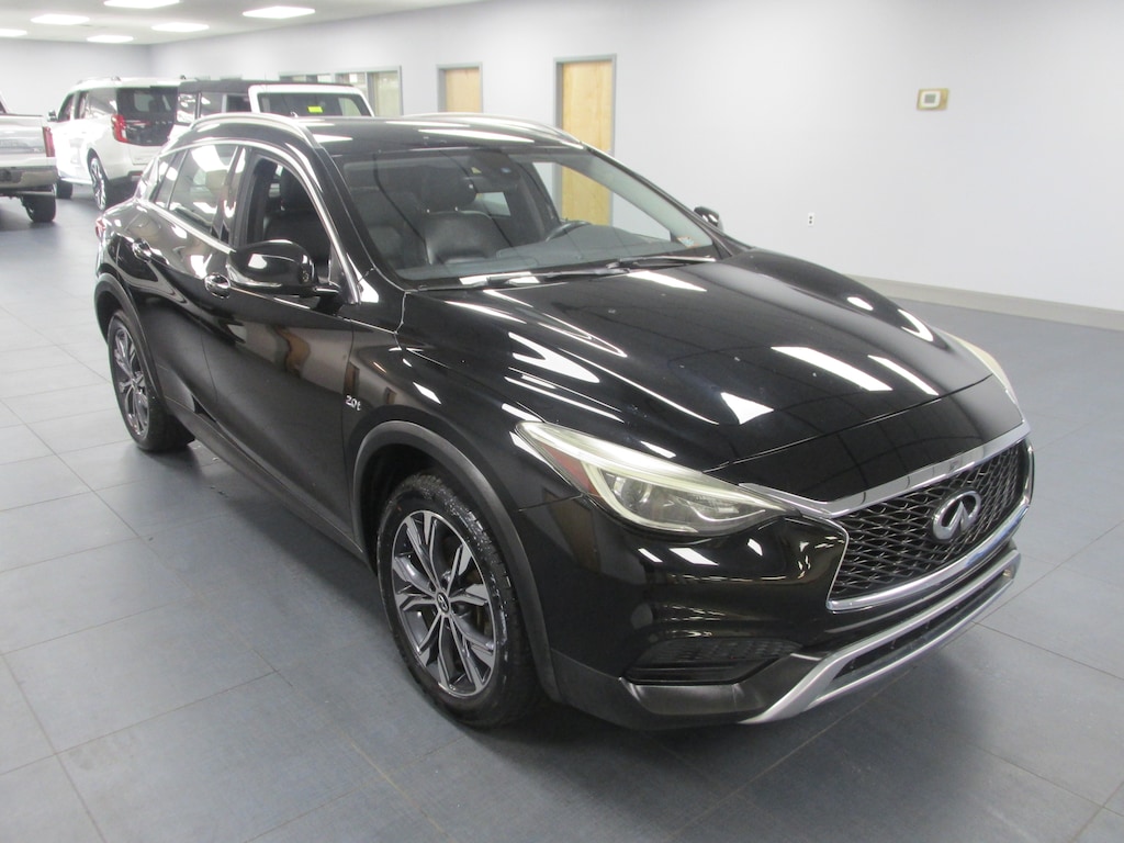 Used 2017 INFINITI QX30 SUV