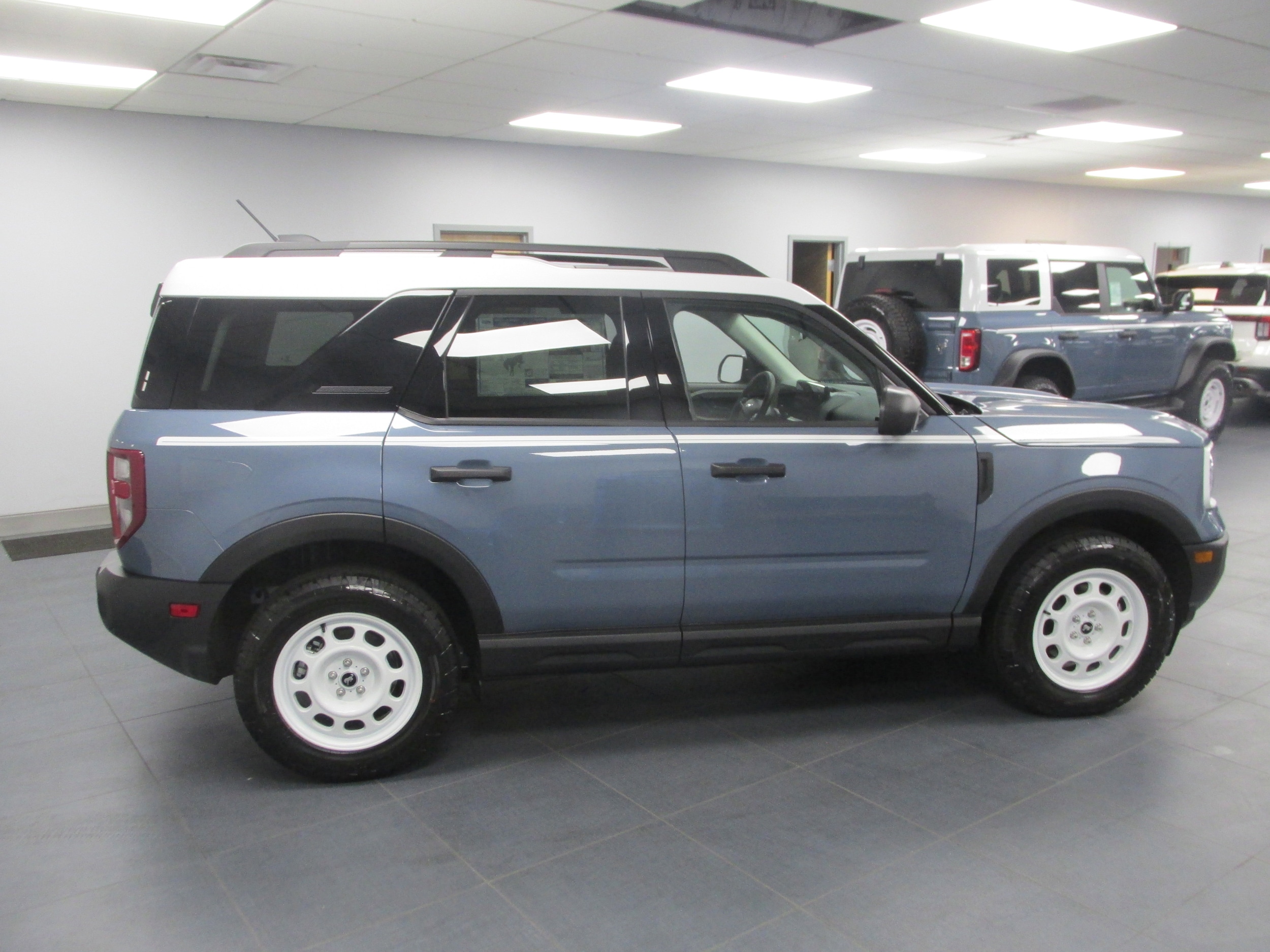 2025 Ford Bronco Sport Heritage photo 2