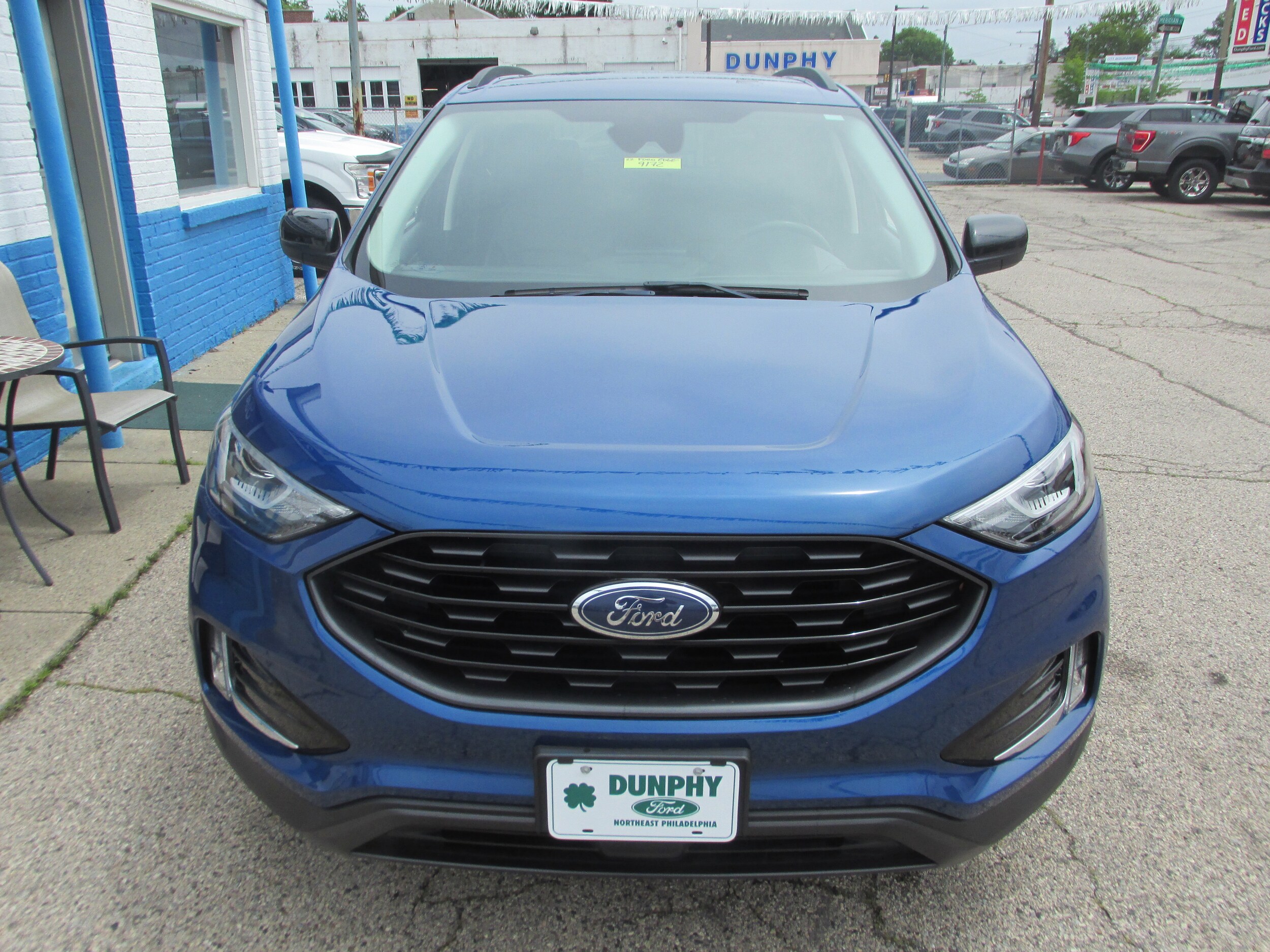 2022 Ford Edge Titanium photo 2