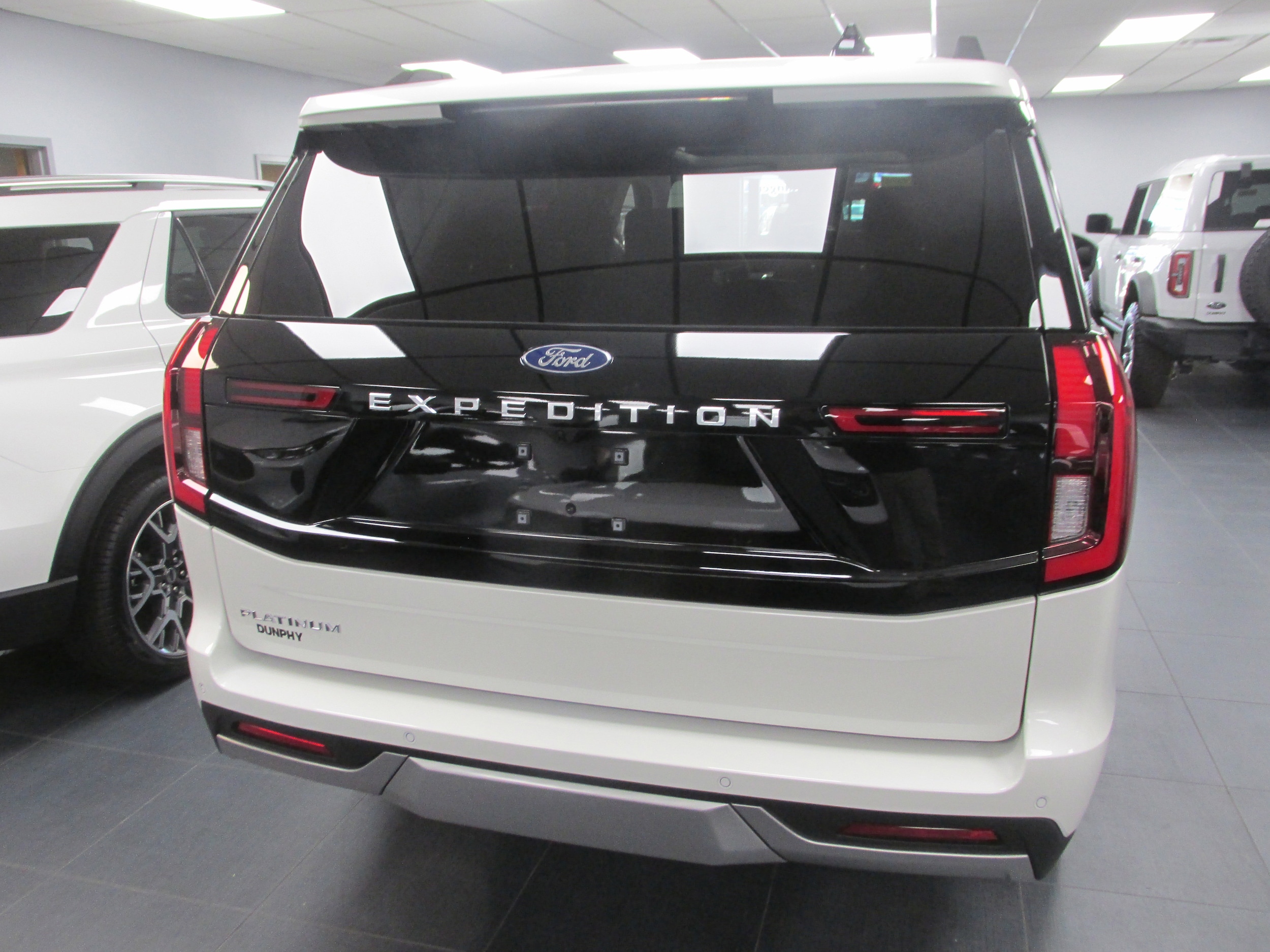 2025 Ford Expedition Platinum - Photo 6