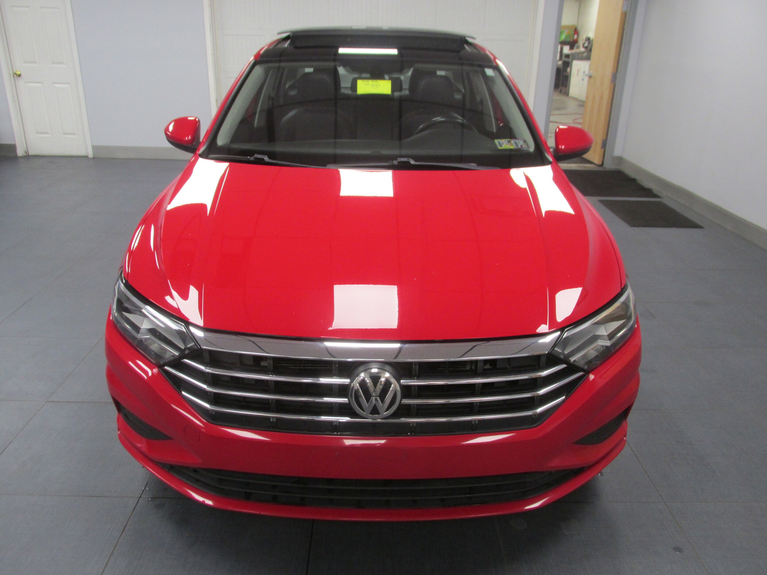 2019 Volkswagen Jetta 1.4T R-Line photo 2