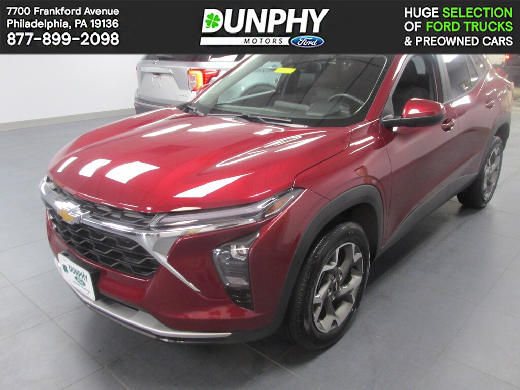 Used 2025 Chevrolet Trax LT SUV