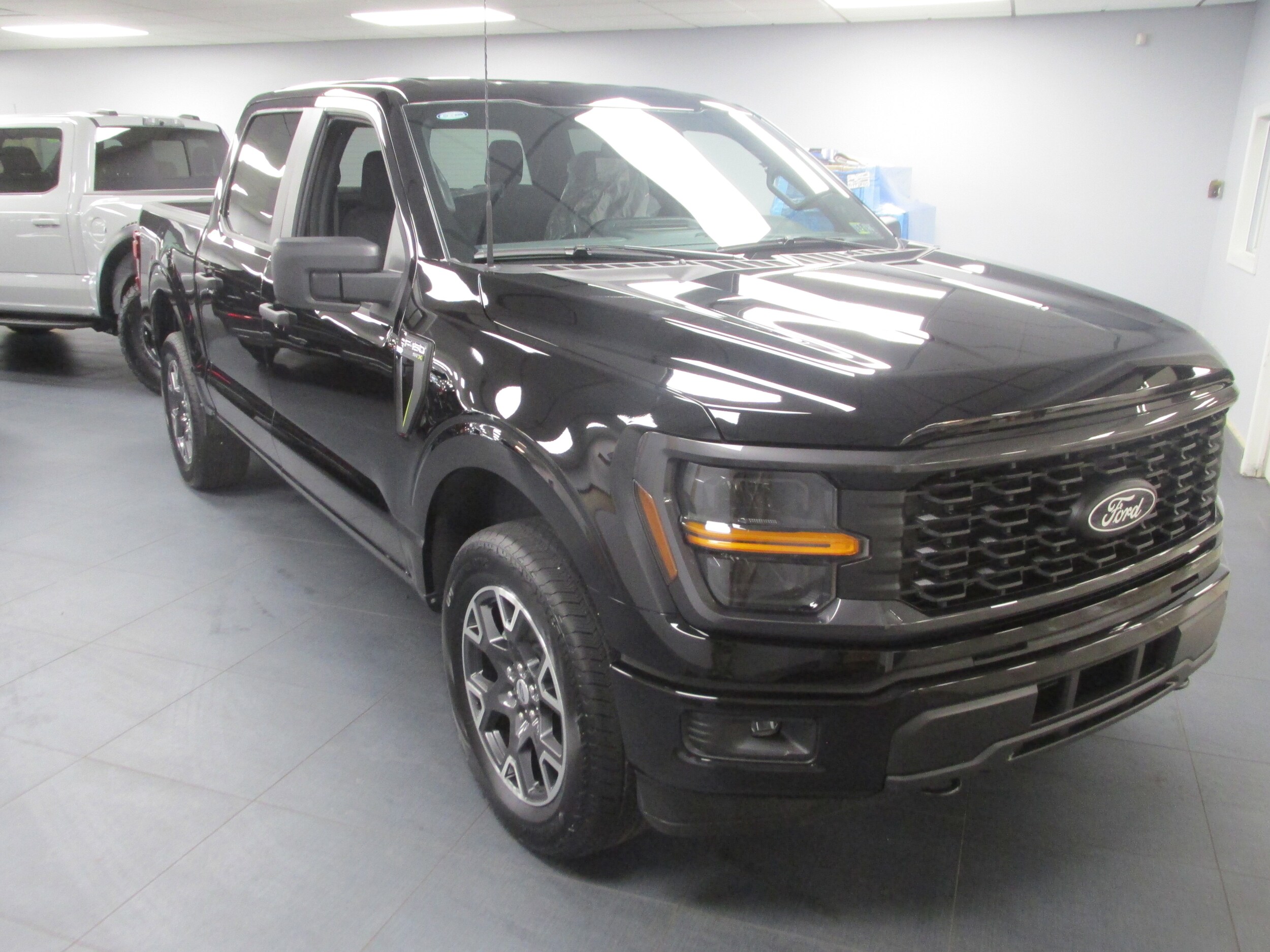 2025 Ford F-150 STX photo 3