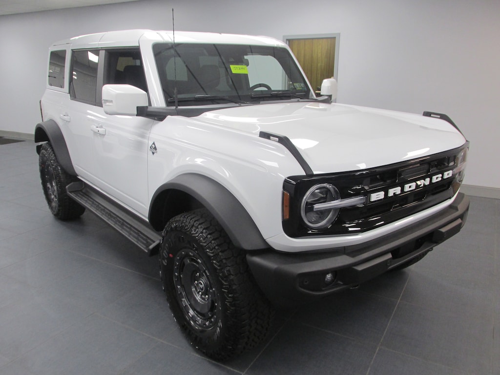New 2025 Ford Bronco Outer Banks SUV