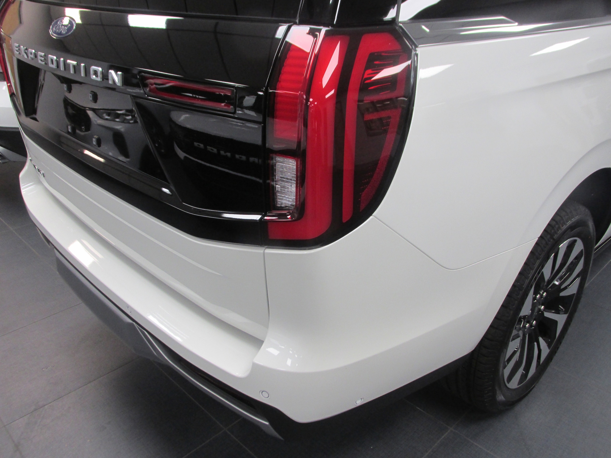 2025 Ford Expedition Platinum - Photo 11