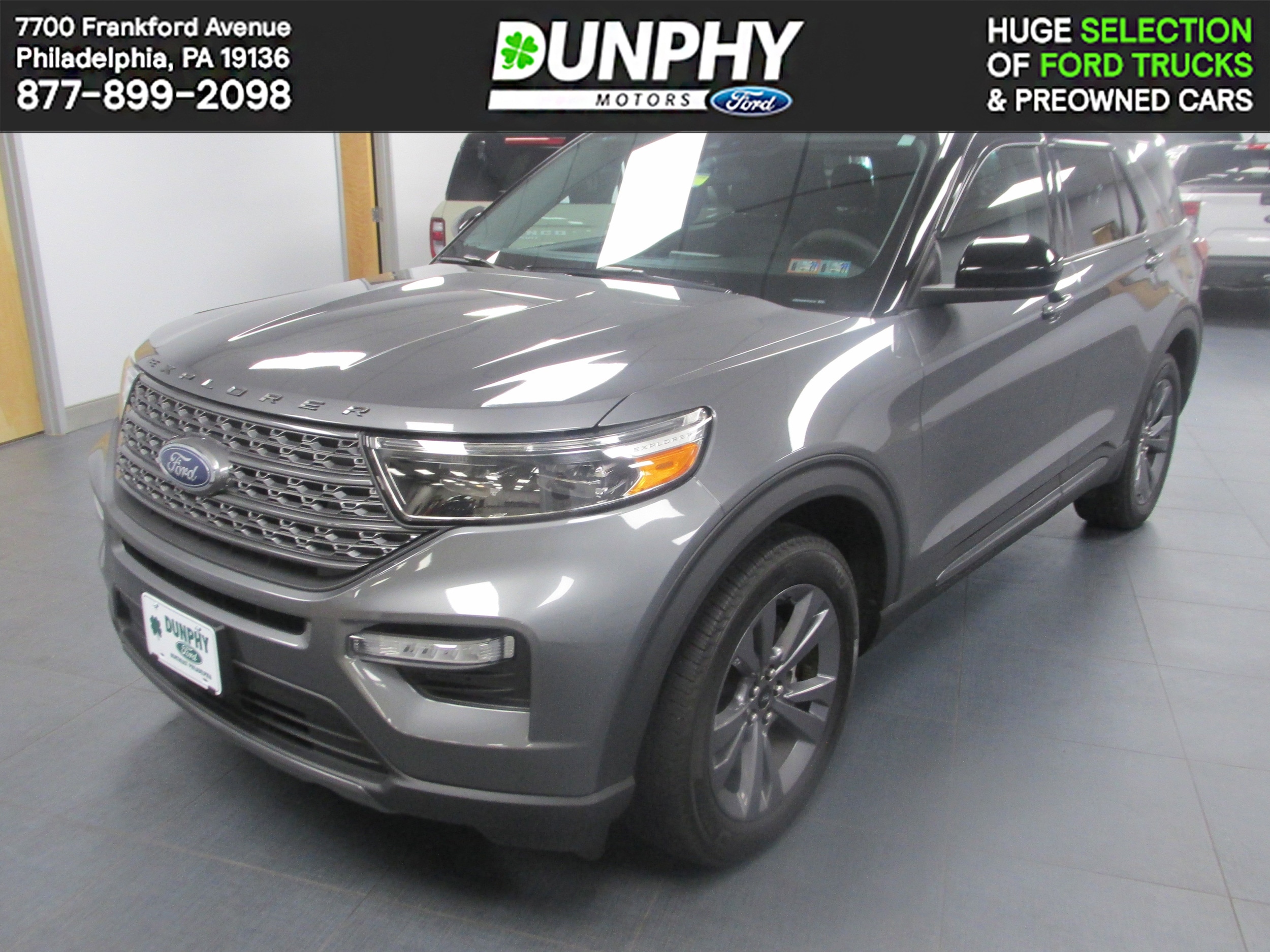 2023 Ford Explorer XLT 4WD's photo
