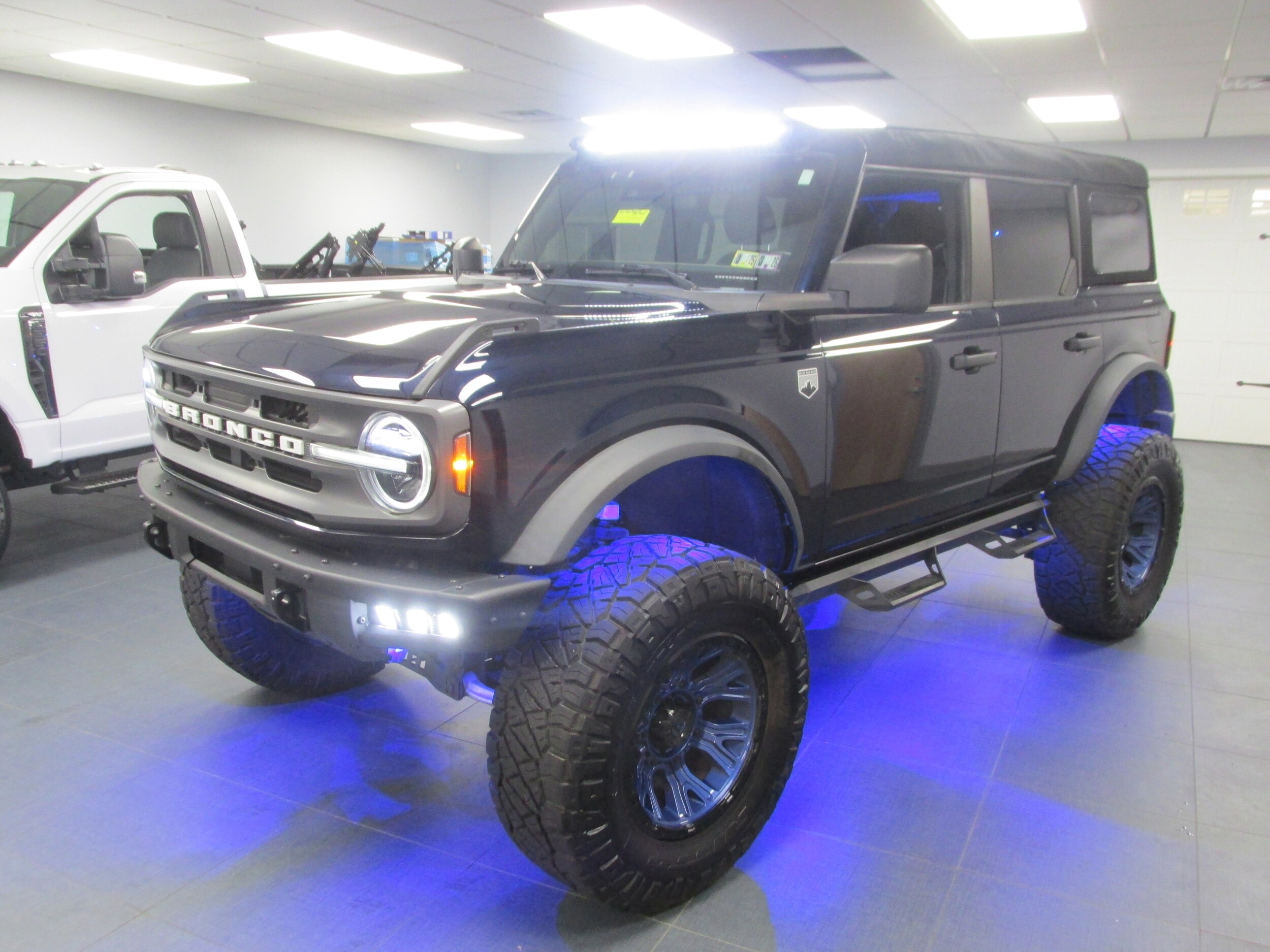 2021 Ford Bronco Base Big Bend Black Diamond Outer Banks photo 2