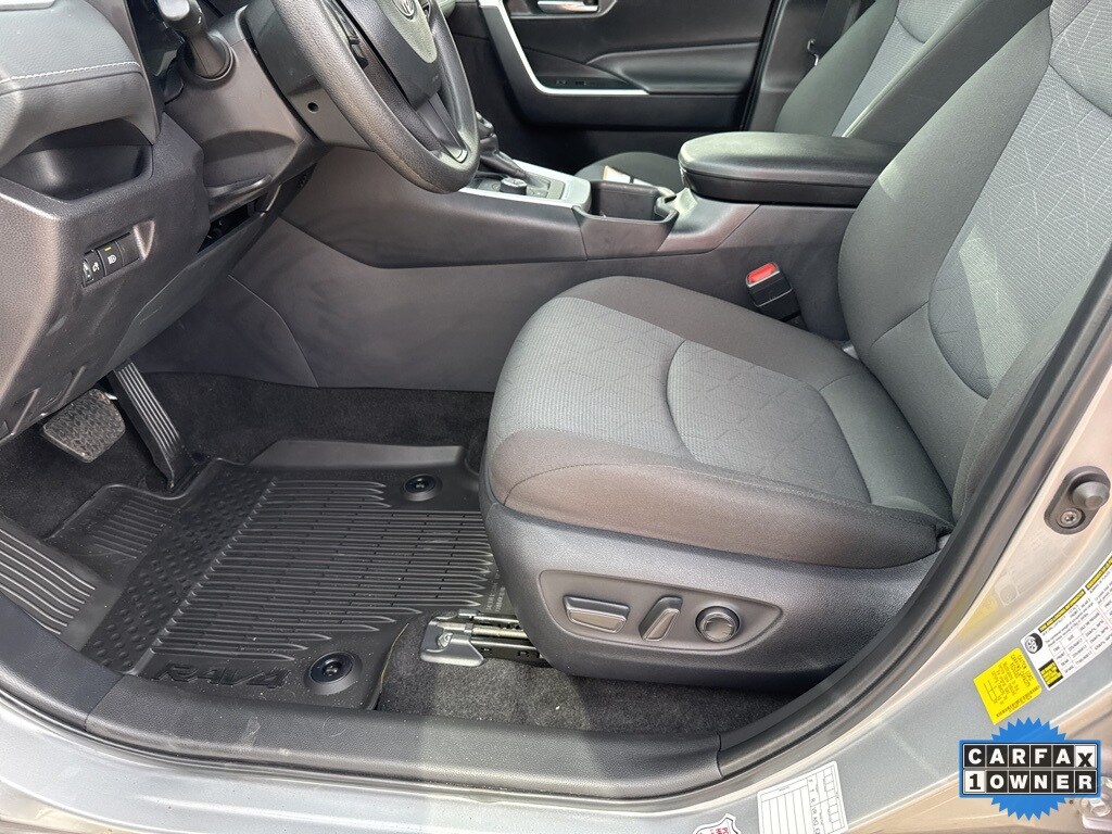 Used 2025 Toyota RAV4 Hybrid XLE SUV