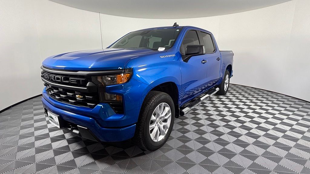 2023 Chevrolet Silverado 1500 Custom 4X4 Crew Cab Short Box's photo
