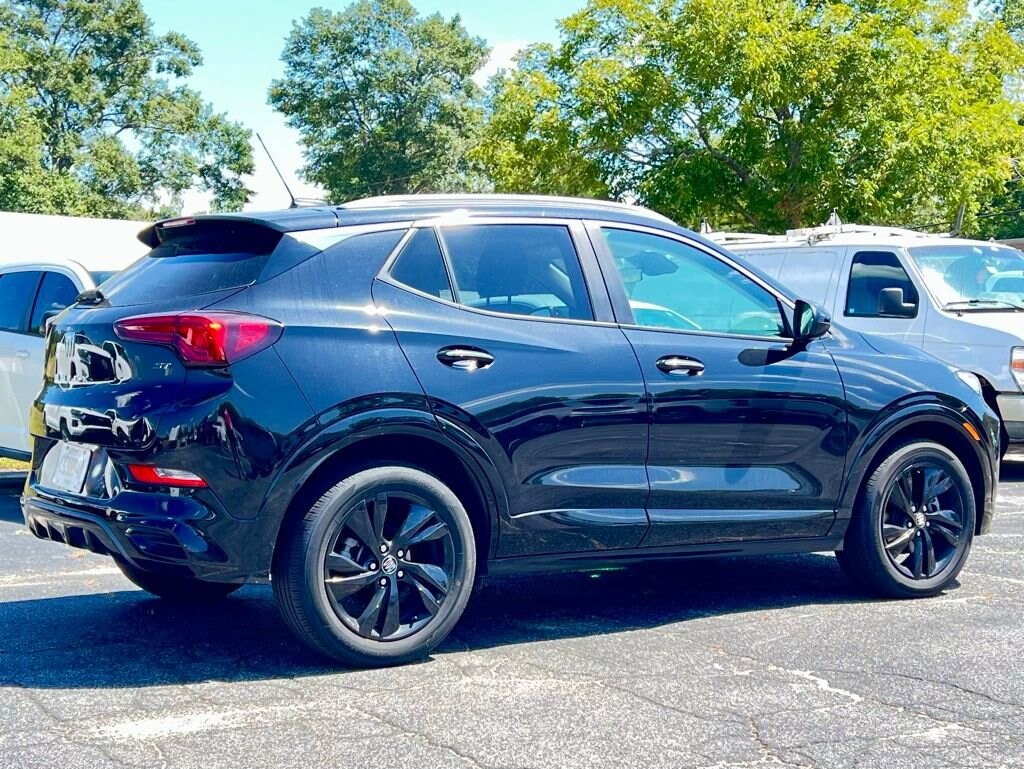 2024 Buick Encore GX Sport Touring photo 3