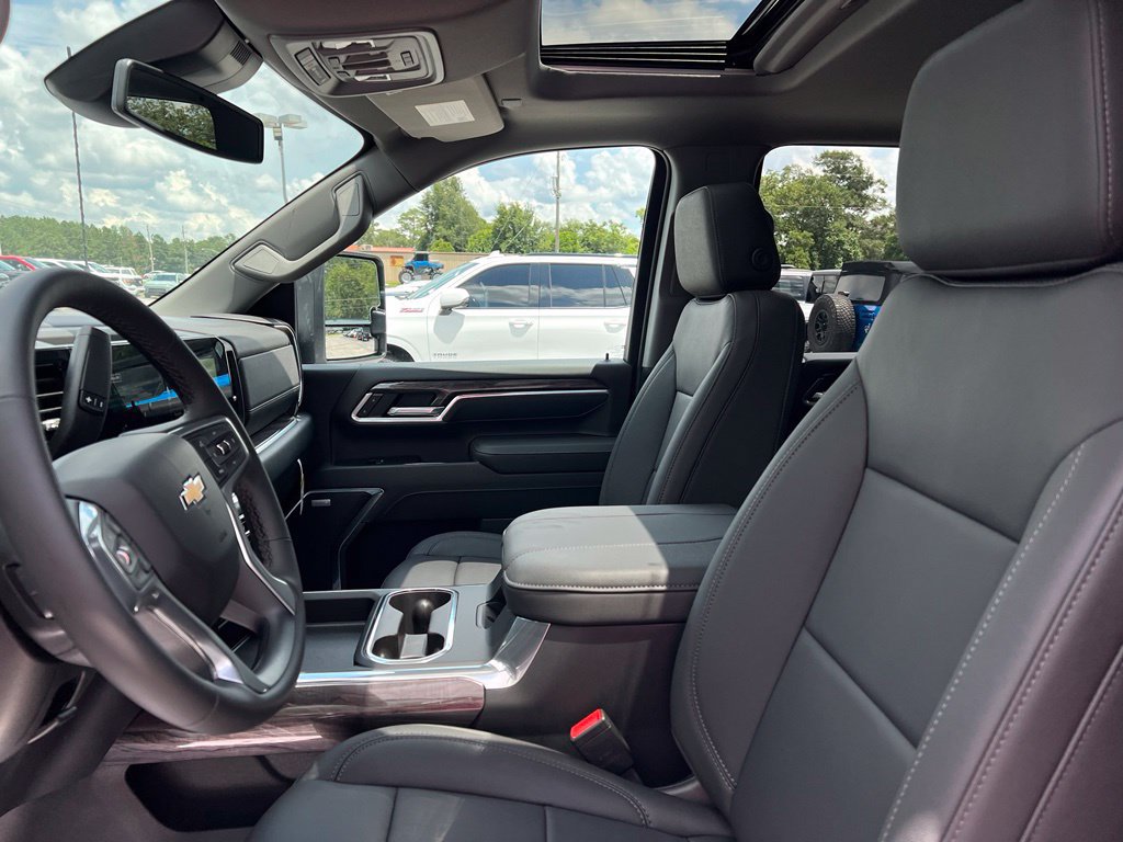 2026 Chevrolet Silverado 3500 HD LTZ - Photo 13