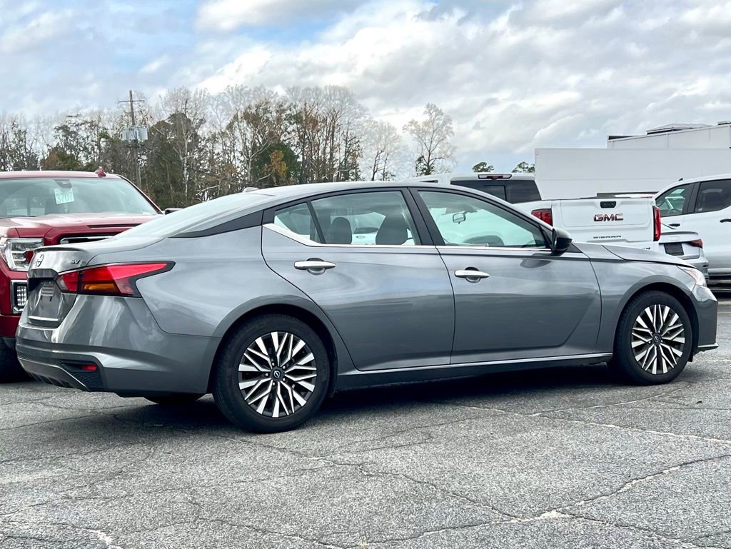 2024 Nissan Altima 2.5 SV photo 3