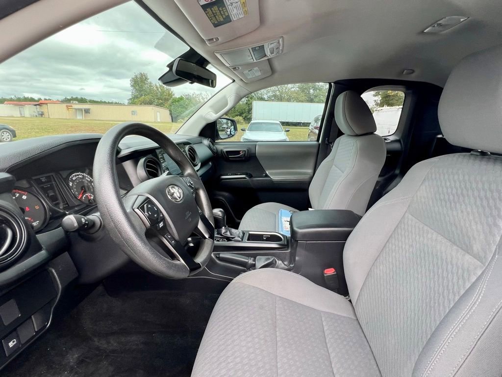 2022 Toyota Tacoma SR photo 4