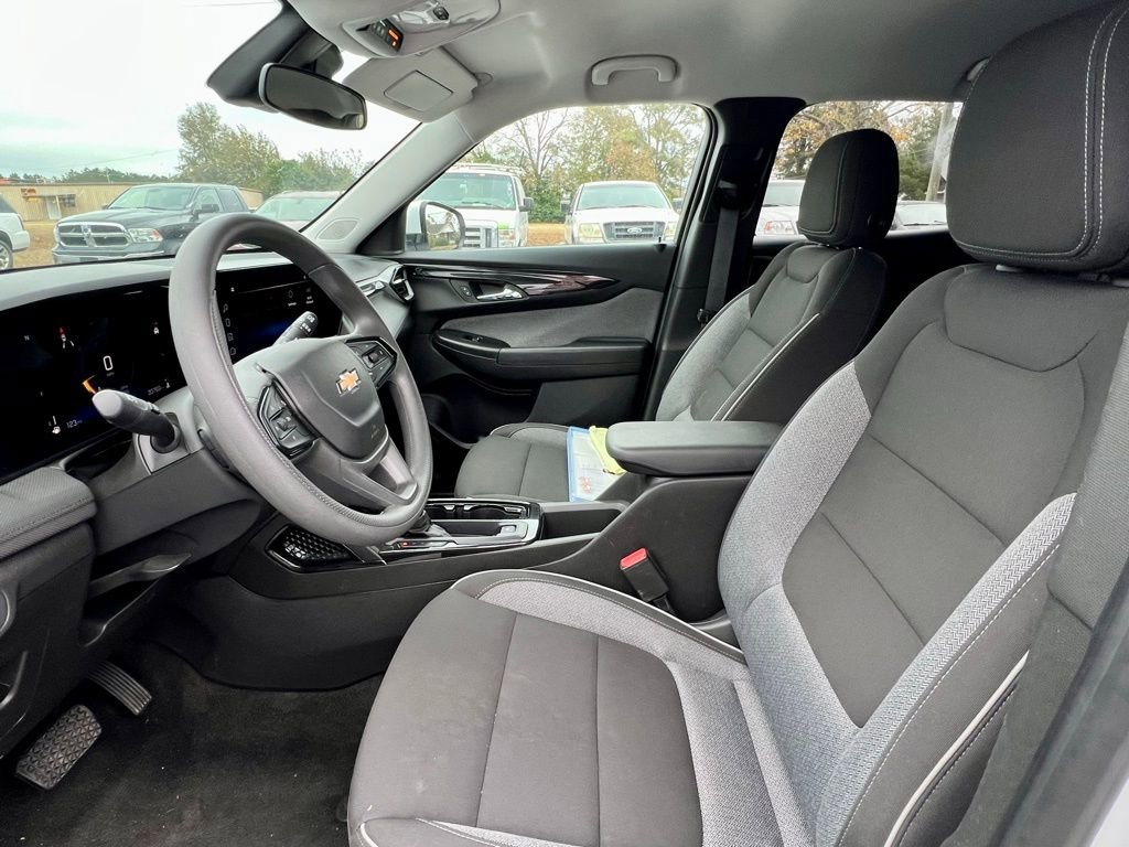 2025 Chevrolet Trailblazer LT photo 4