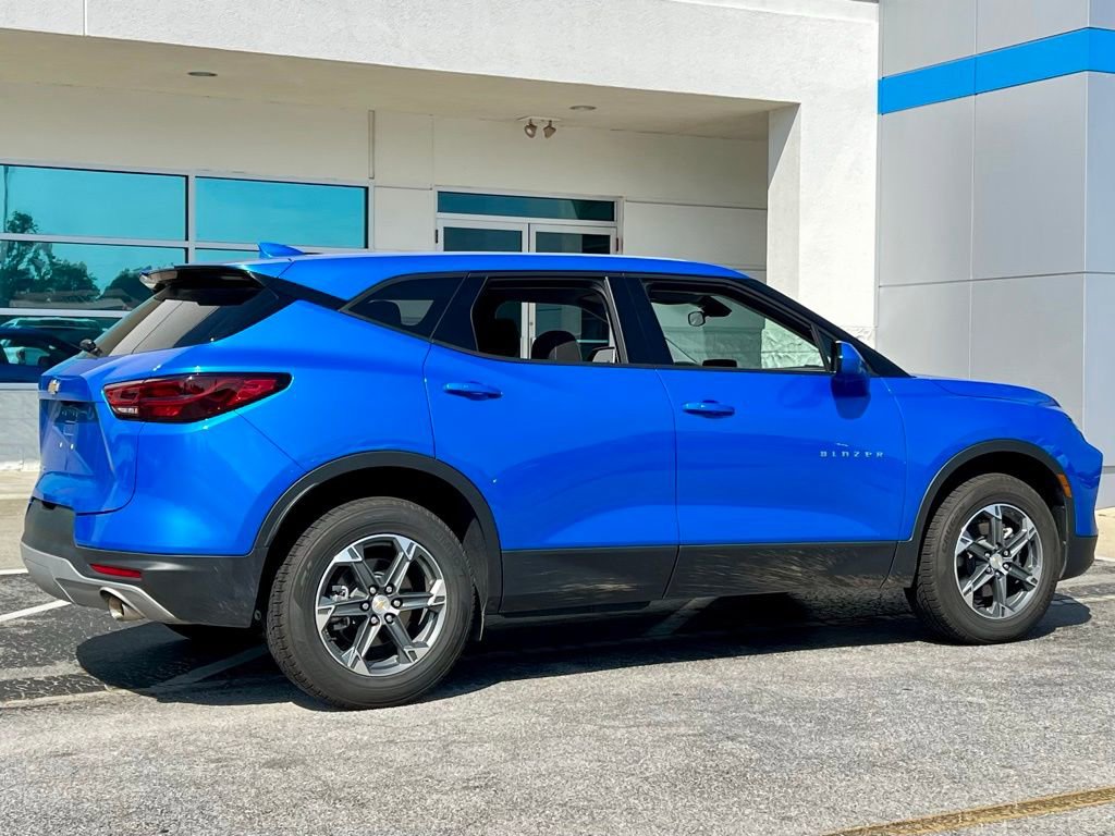 2025 Chevrolet Blazer 2LT photo 3