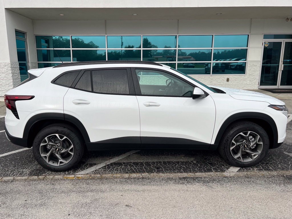 New 2026 Chevrolet Trax LT SUV