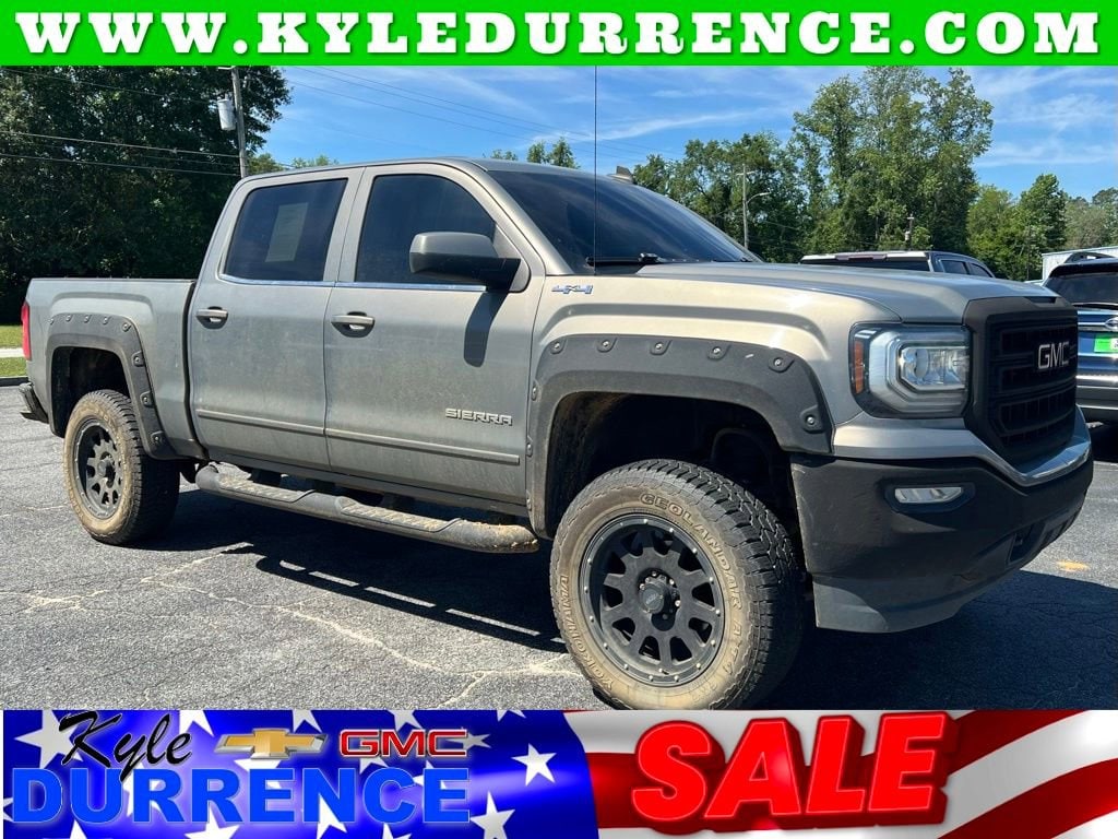 2017 GMC Sierra 4WD Crew Cab Short Box SLE's photo