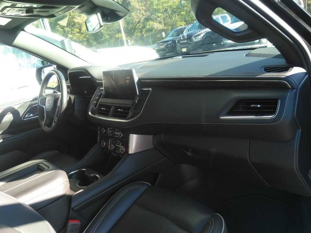 2024 Chevrolet Tahoe Premier photo 2