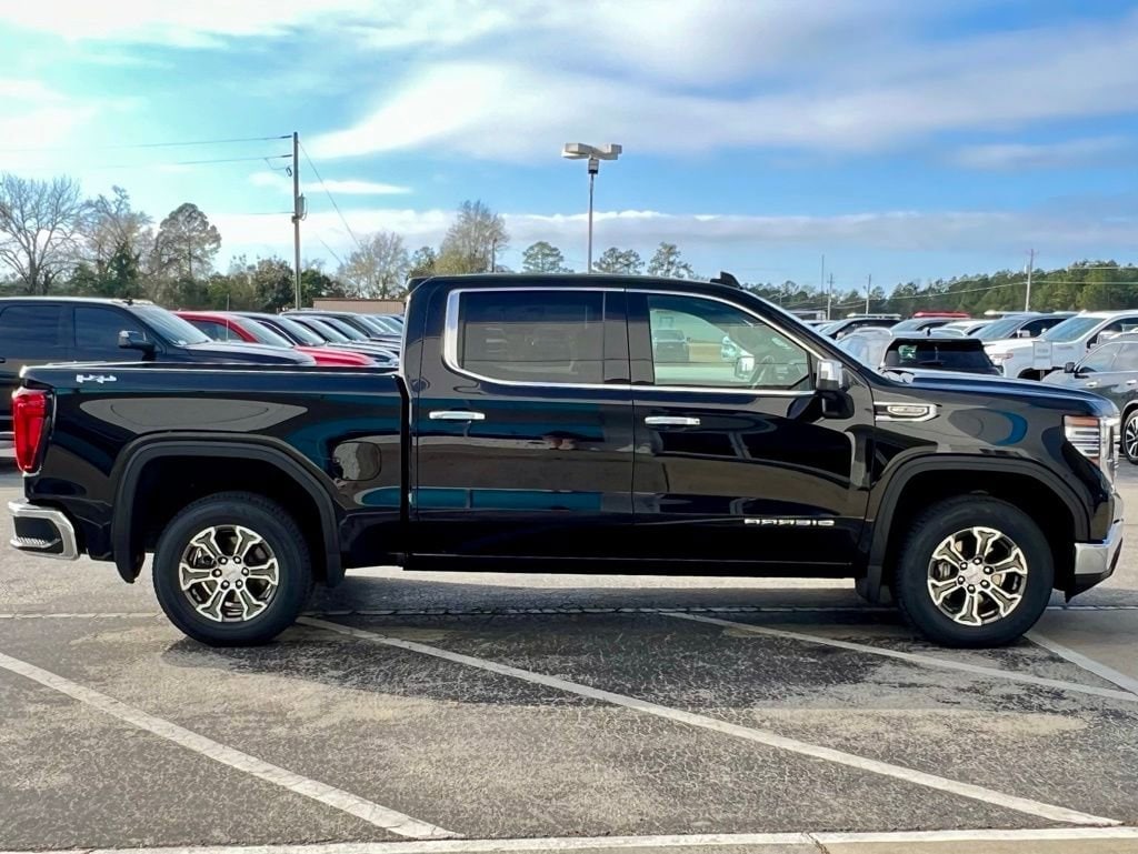 Used 2025 GMC Sierra 1500 SLT Truck Crew Cab