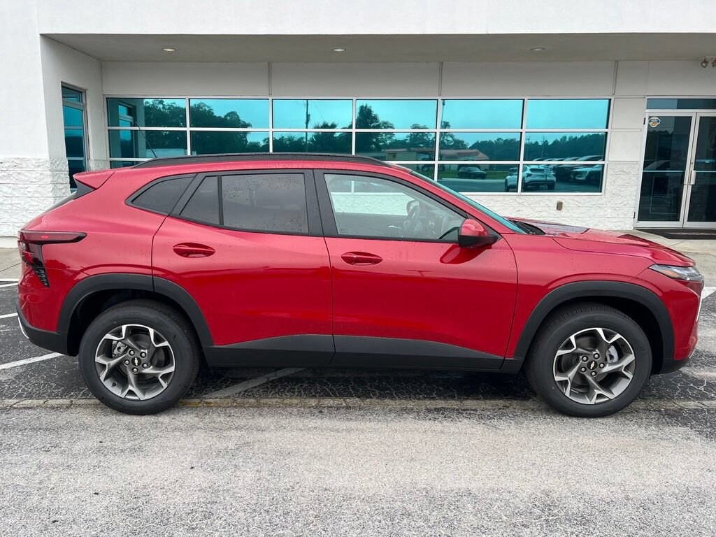 New 2026 Chevrolet Trax LT SUV