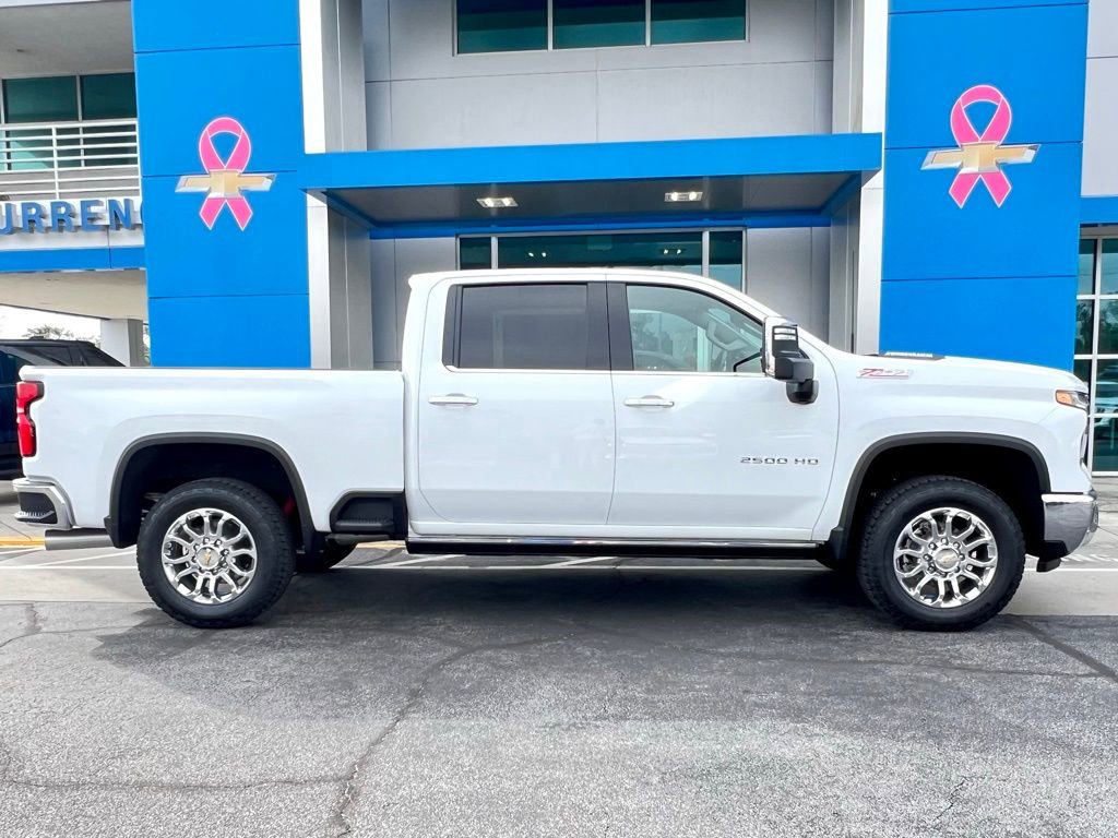 2025 Chevrolet Silverado 2500HD LTZ photo 3