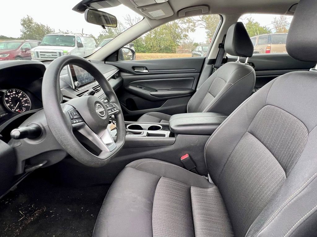 2024 Nissan Altima 2.5 SV photo 4
