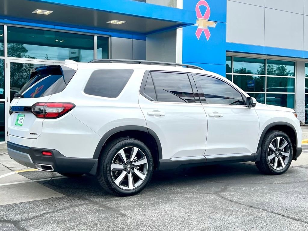 Used 2025 Honda Pilot Touring SUV
