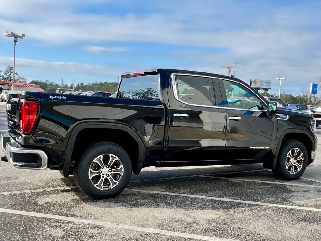 Used 2025 GMC Sierra 1500 SLT Truck Crew Cab