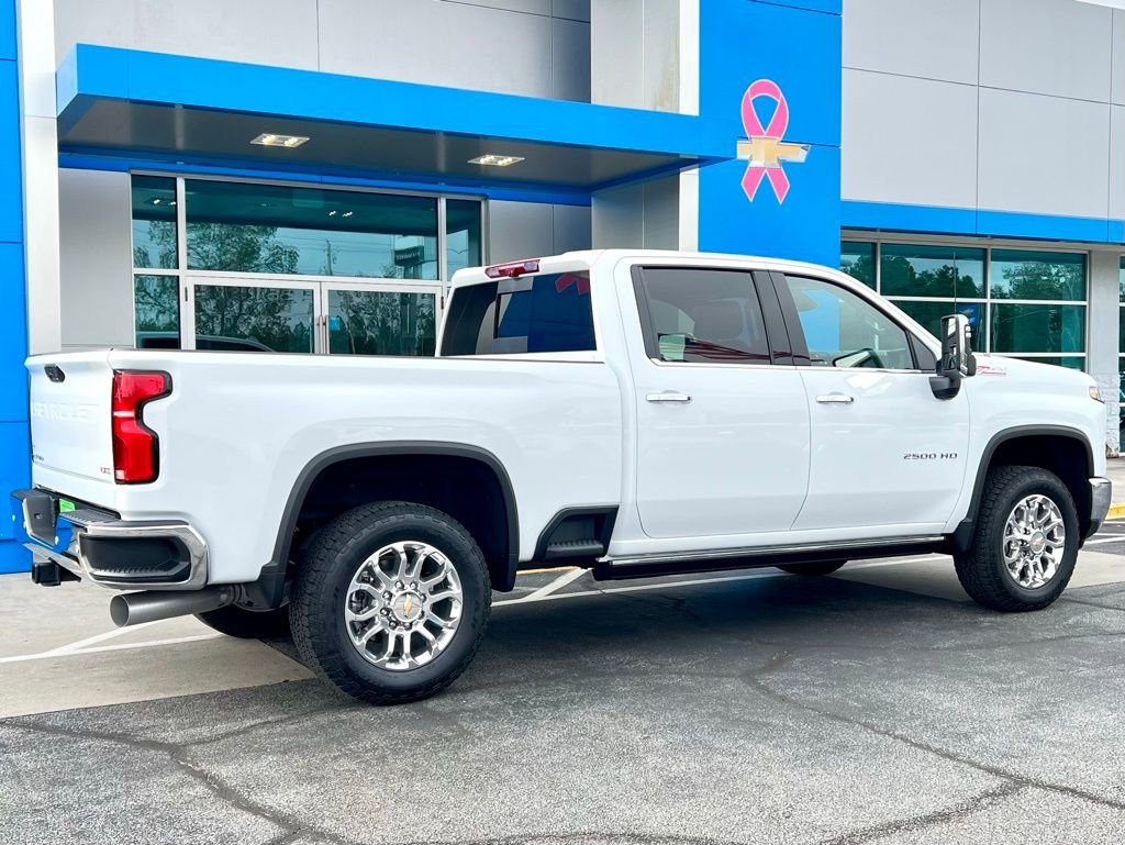 2025 Chevrolet Silverado 2500HD LTZ photo 4