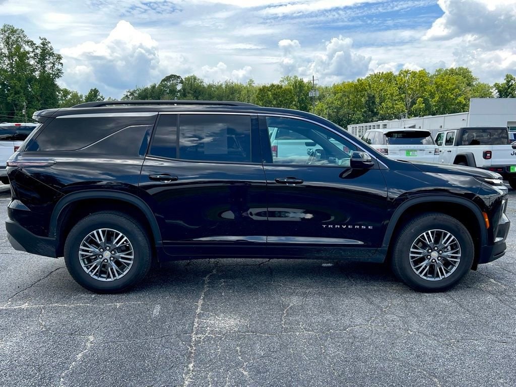 Used 2026 Chevrolet Traverse LT SUV