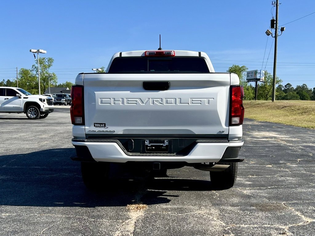 2024 Chevrolet Colorado LT photo 3