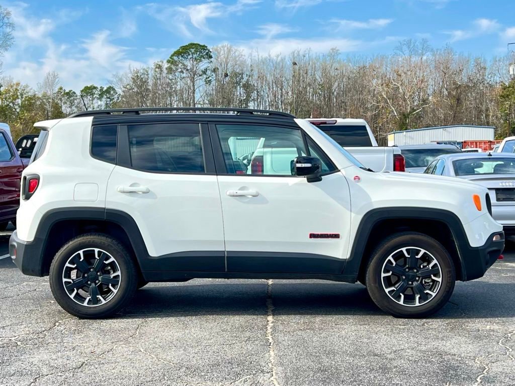 2023 Jeep Renegade Trailhawk photo 2