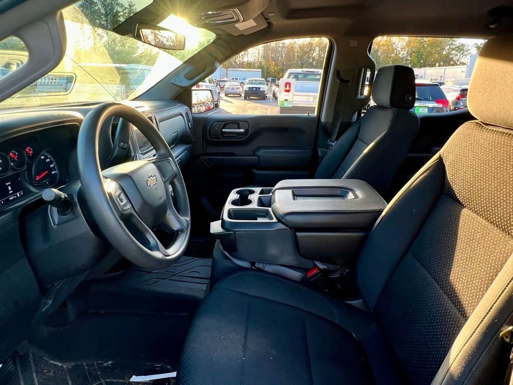 2020 Chevrolet Silverado 1500 Custom photo 4