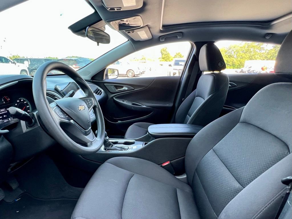 2024 Chevrolet Malibu 1LT photo 4